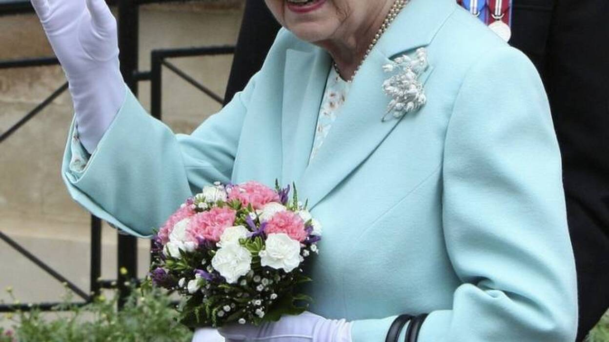 Isabel II visita Irlanda del Norte