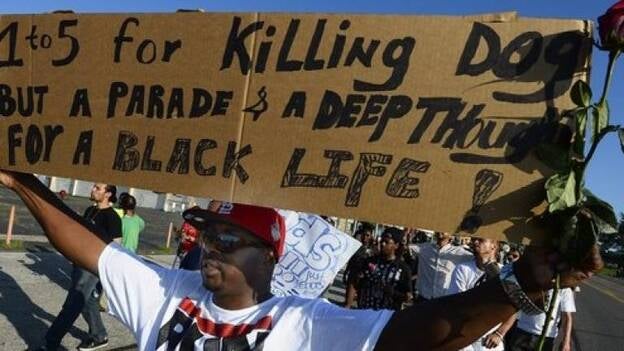 Otro ciudadano negro muere por disparos policiales en EE UU
