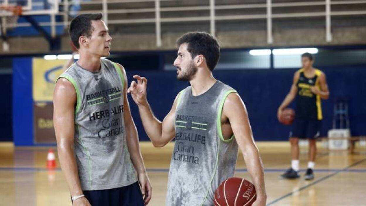 Bellas: «Somos una esponja para coger lo que nos enseñe Aíto»