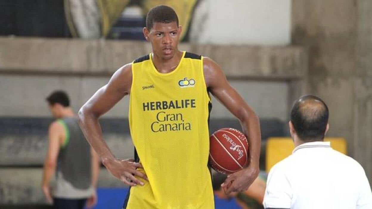 Tavares: "Tengo mucho que aprender de Aíto"