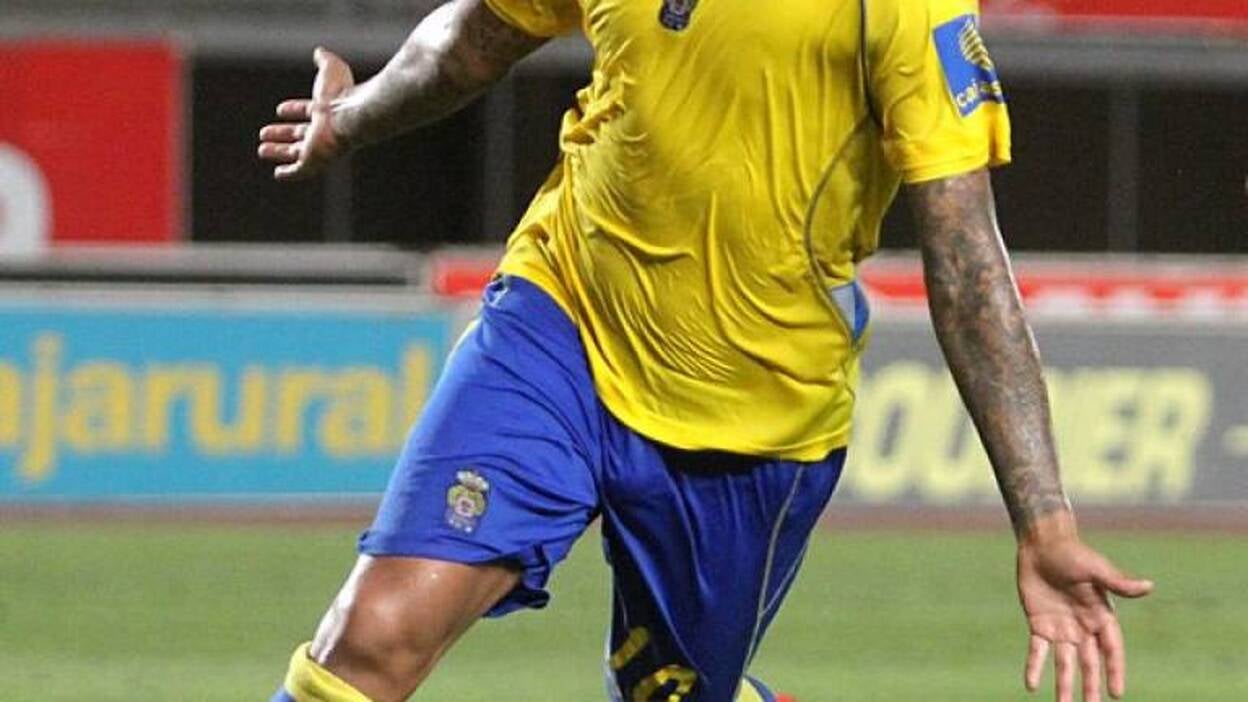 Araujo entra en la historia