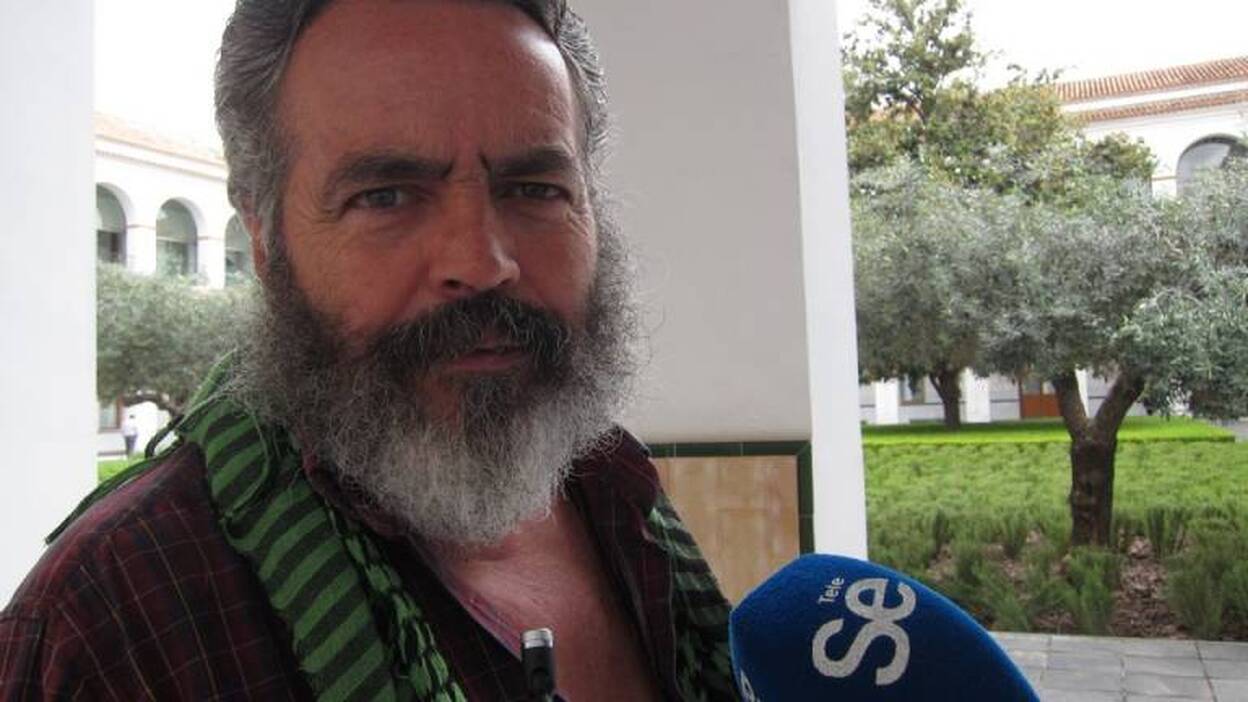 Gordillo presenta en el Parlamento andaluz su renuncia como alcalde de Marinaleda