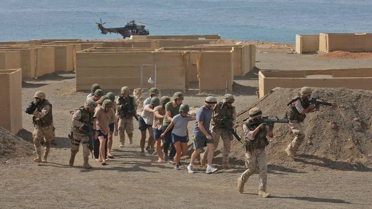 Operación de rescate en el orfanato