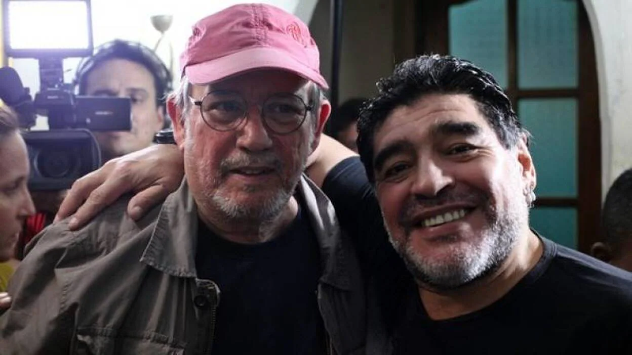 Maradona asiste a concierto de Silvio Rodríguez en La Habana