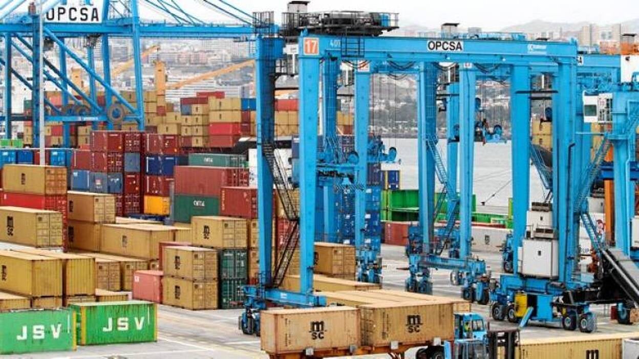 La caída del crudo ahorra a Canarias 1.200 millones