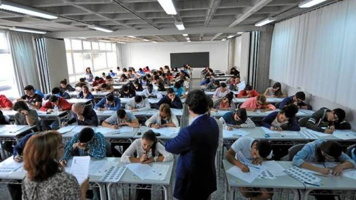 De 387 a 979 peticiones al Cabildo de la beca para tasas universitarias