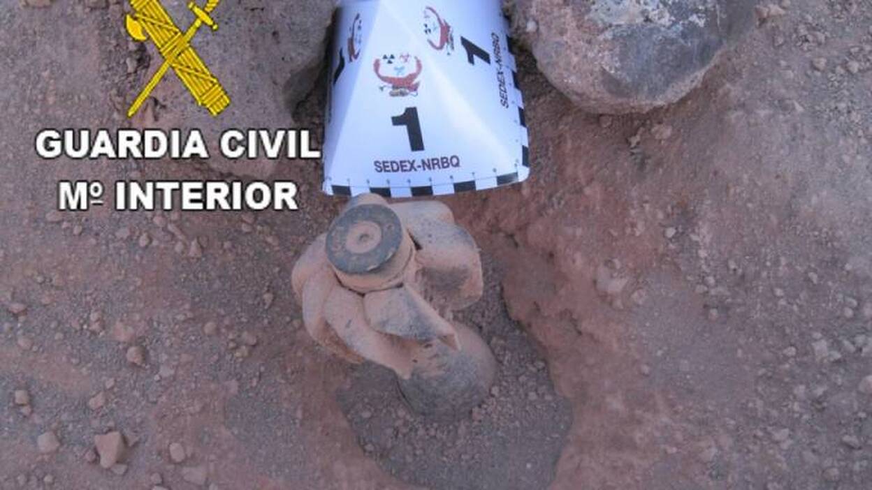 La Guardia Civil explosiona una granada de mortero en Arrecife