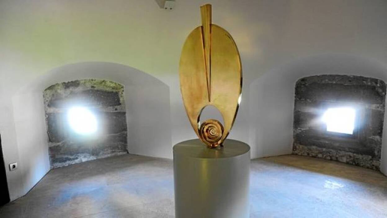 Bonet cruza las visiones de Millares, Chirino y Domínguez