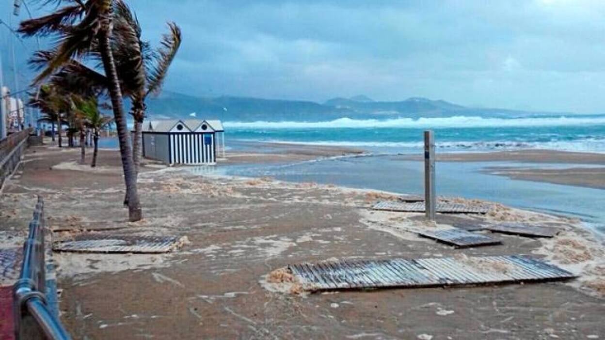 La subida del nivel del mar amenaza las playas canarias