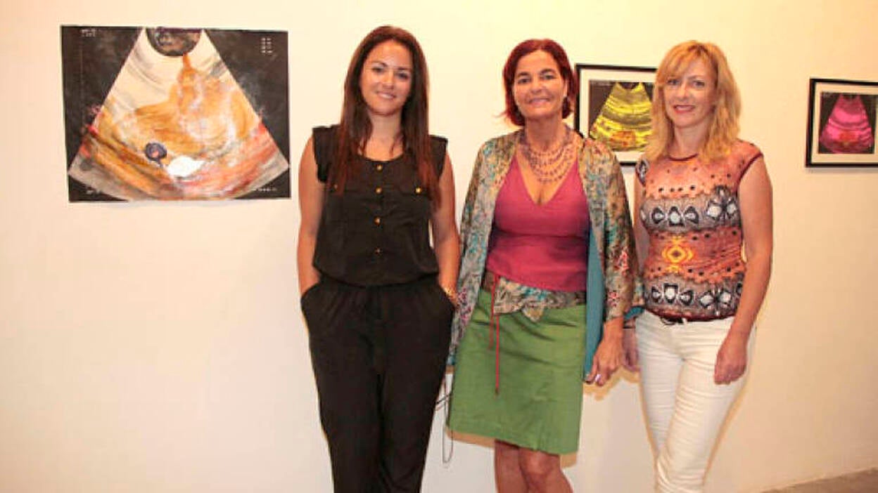 Cuatro artistas exploran el interior femenino en Saro León