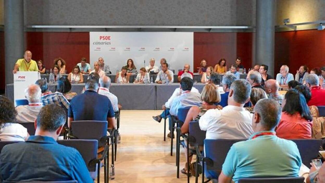 Armas reconoce que el pacto en El Hierro se ha frenado