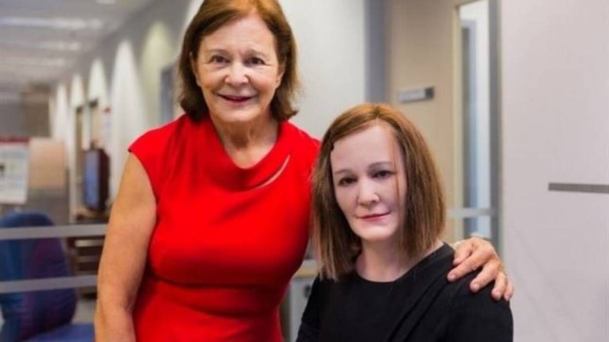 Robots humanoides con personalidad consiguen 'empleo' en Singapur