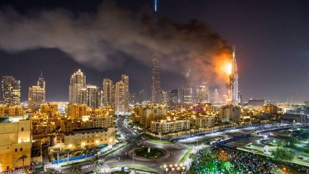 El fuego consume un rascacielos en Dubai sin causar víctimas