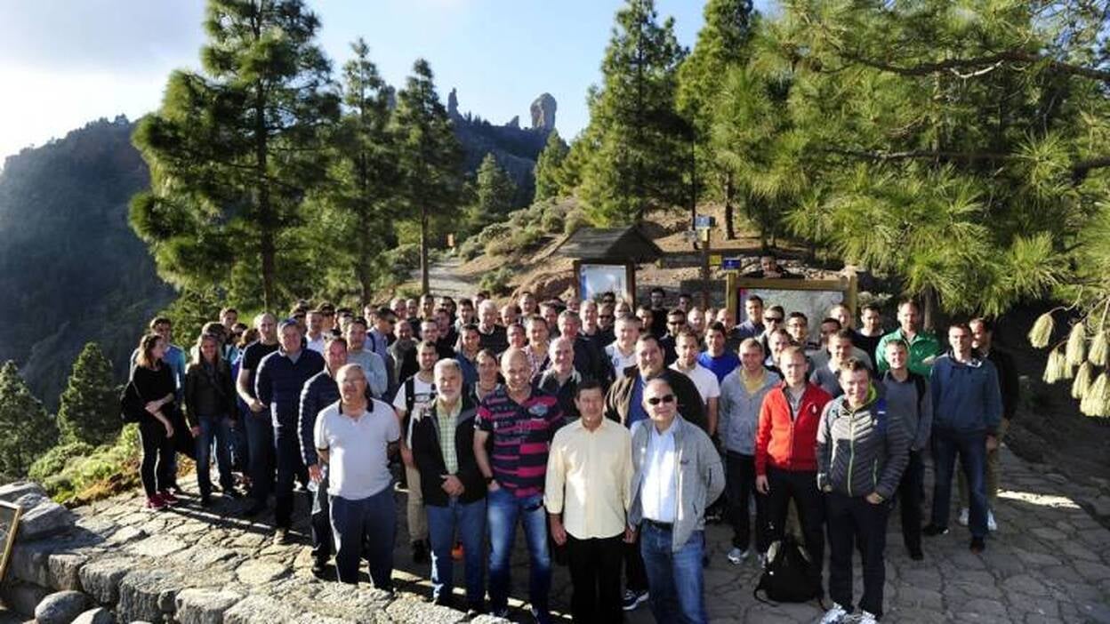 El colectivo arbitral de Suiza visita el Roque Nublo