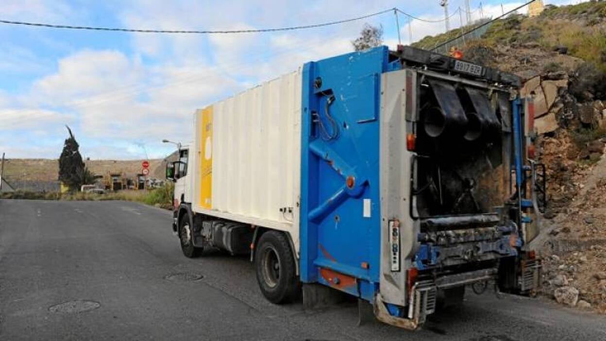 Dos opciones para entrar al vertedero por la GC-3