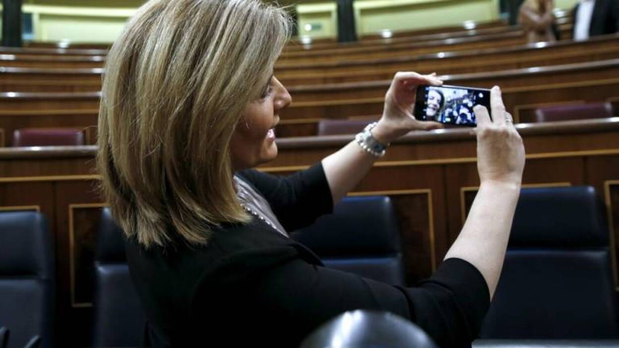 Los diputados se divierten en el último pleno