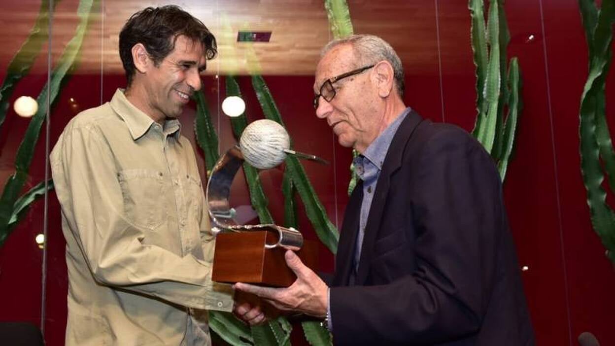 Valerón recibe el Premio CANARIAS7 Germán Dévora