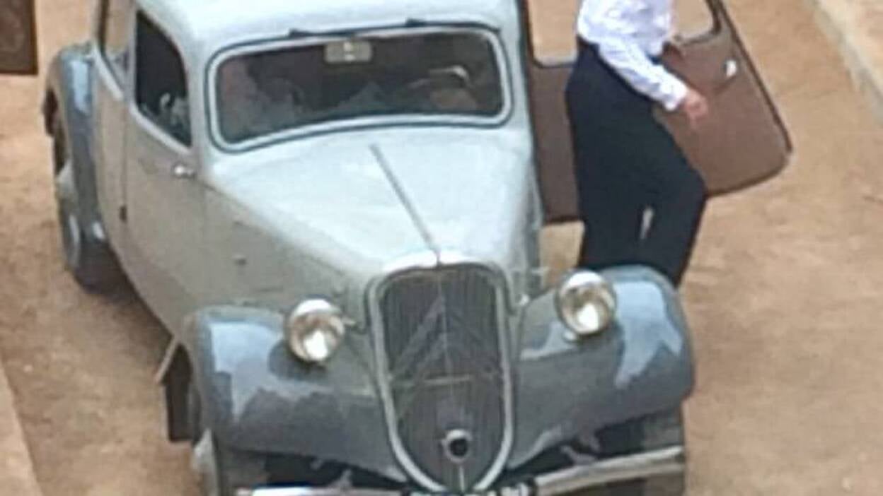 Brad Pitt, pillado durante el rodaje de 'Allied'