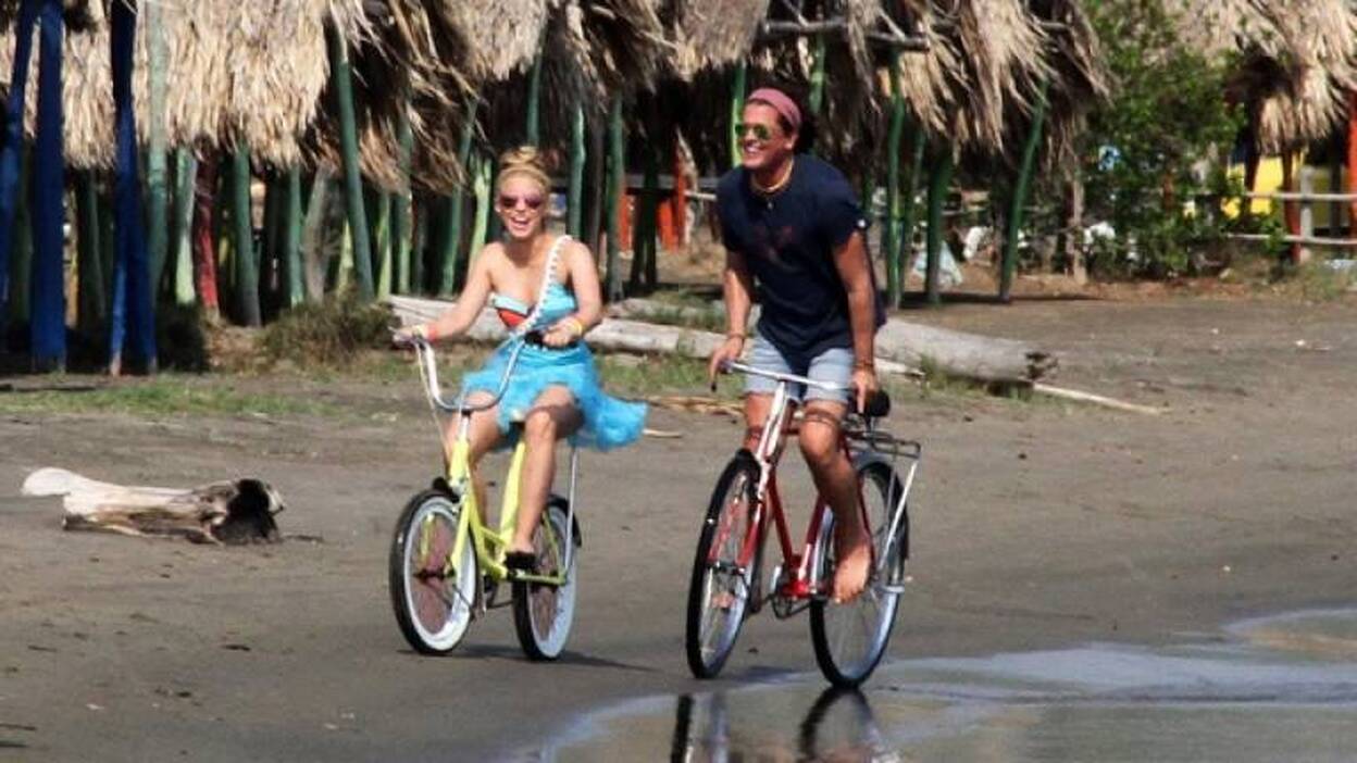 Shakira paraliza Barranquilla con 'La Bicicleta' de Carlos Vives