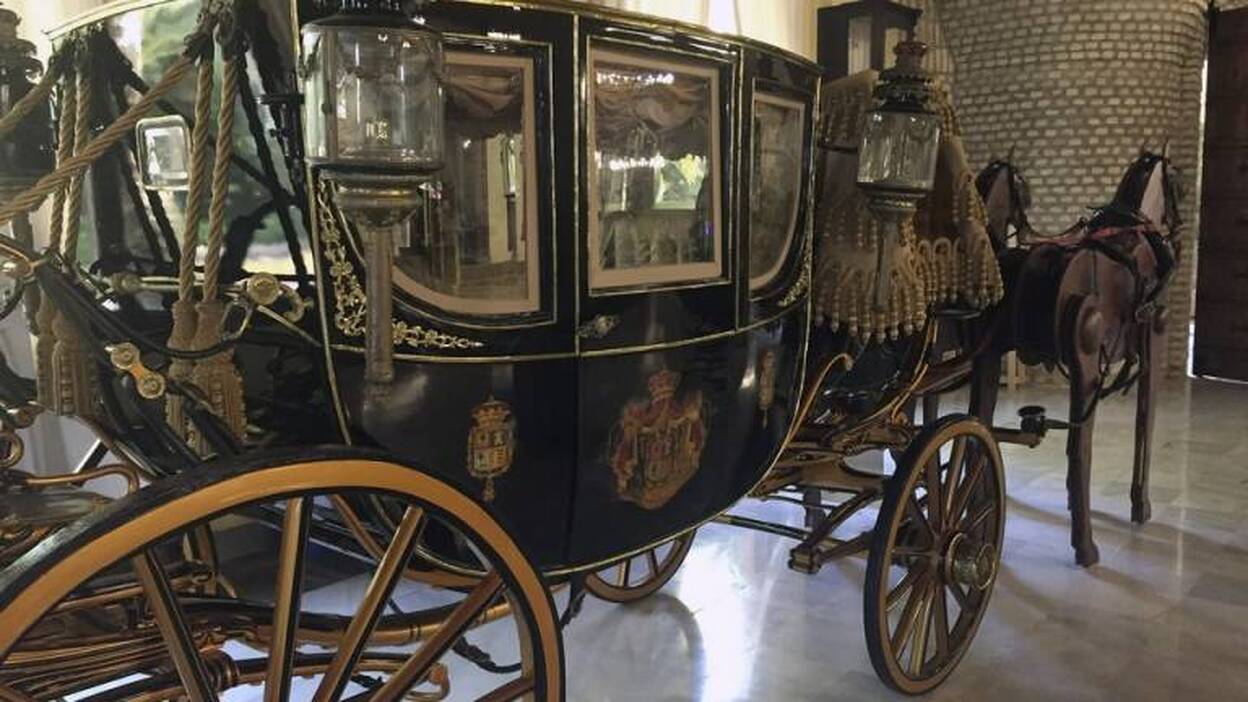 Un museo de carruajes escondido en un vergel sevillano