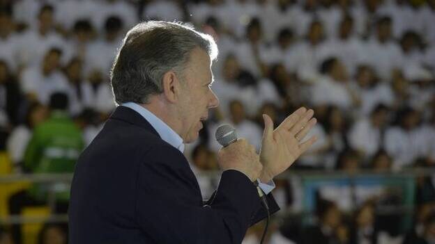 Santos viaja a Cuba para un histórico acuerdo de alto fuego definitivo con las FARC