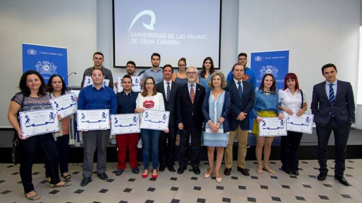 Philip Morris fomenta el talento canario con sus becas universitarias
