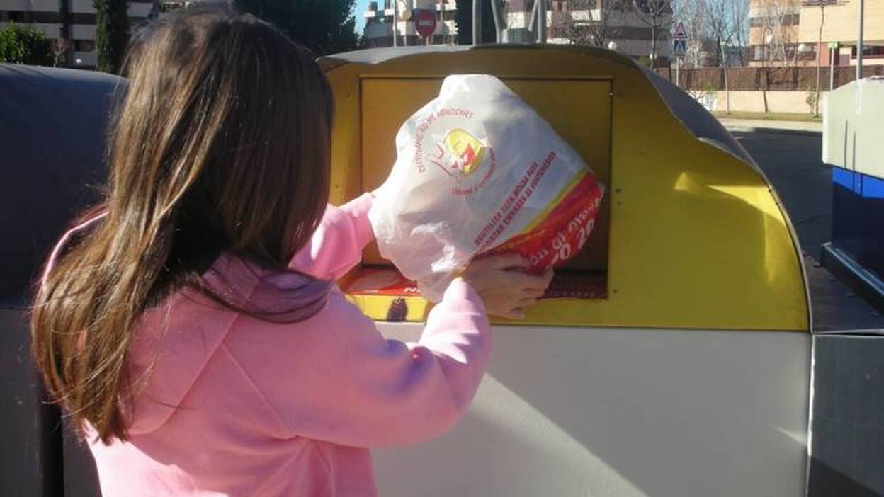 Cada español recicló 9,5 kilogramos de plástico en el hogar en 2015
