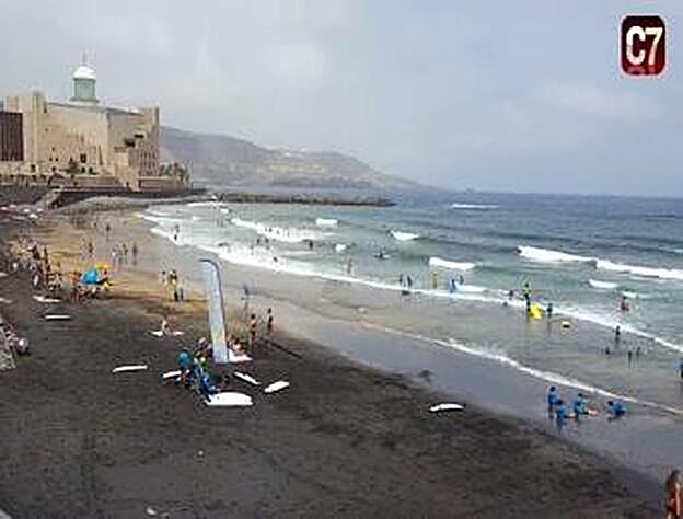 Aprendices de surferos en La Cícer