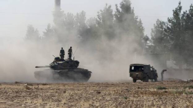 Unos 20 tanques turcos cruzan la frontera siria