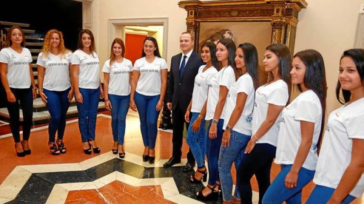 Hidalgo no prevé más cambios en los horarios comerciales