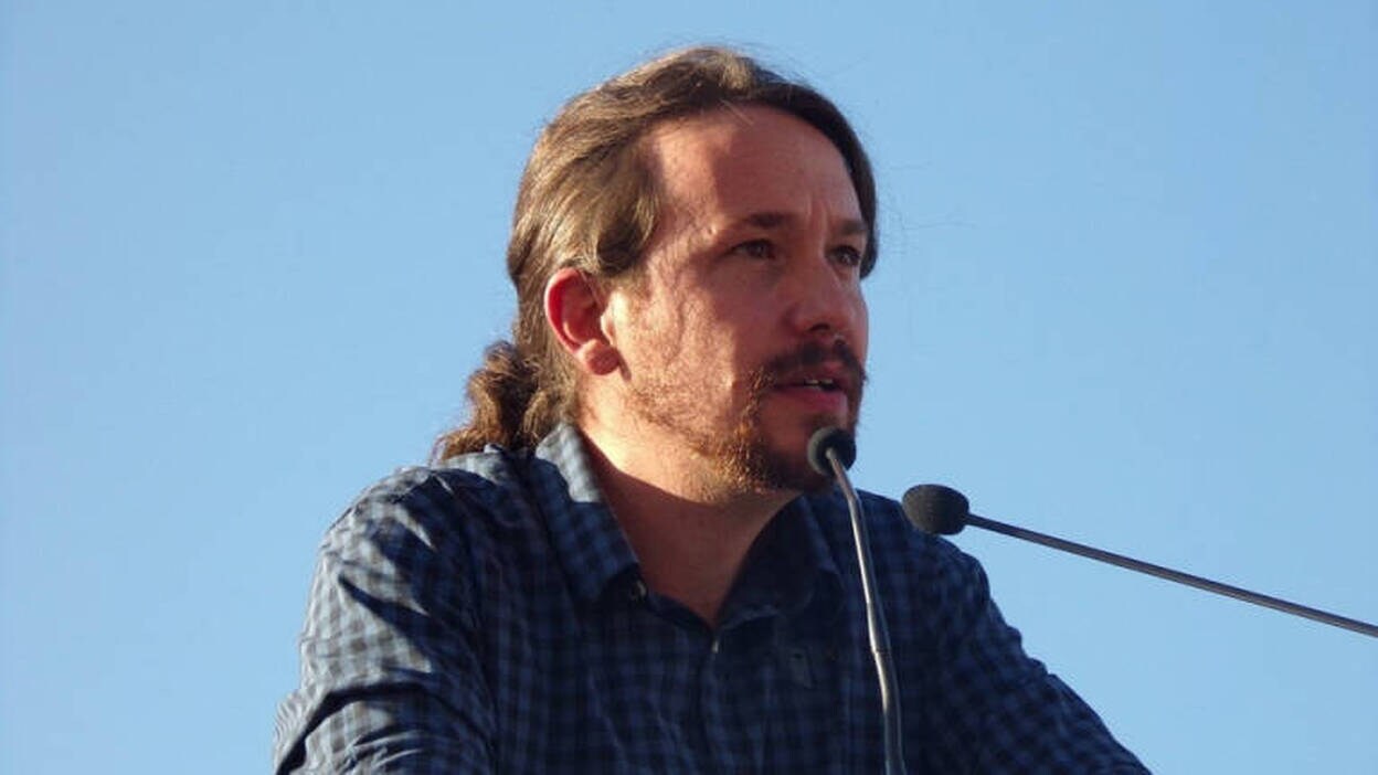 Pablo Iglesias negociará con Sánchez "de igual a igual" y sin líneas rojas y pide incluir a ERC y CDC