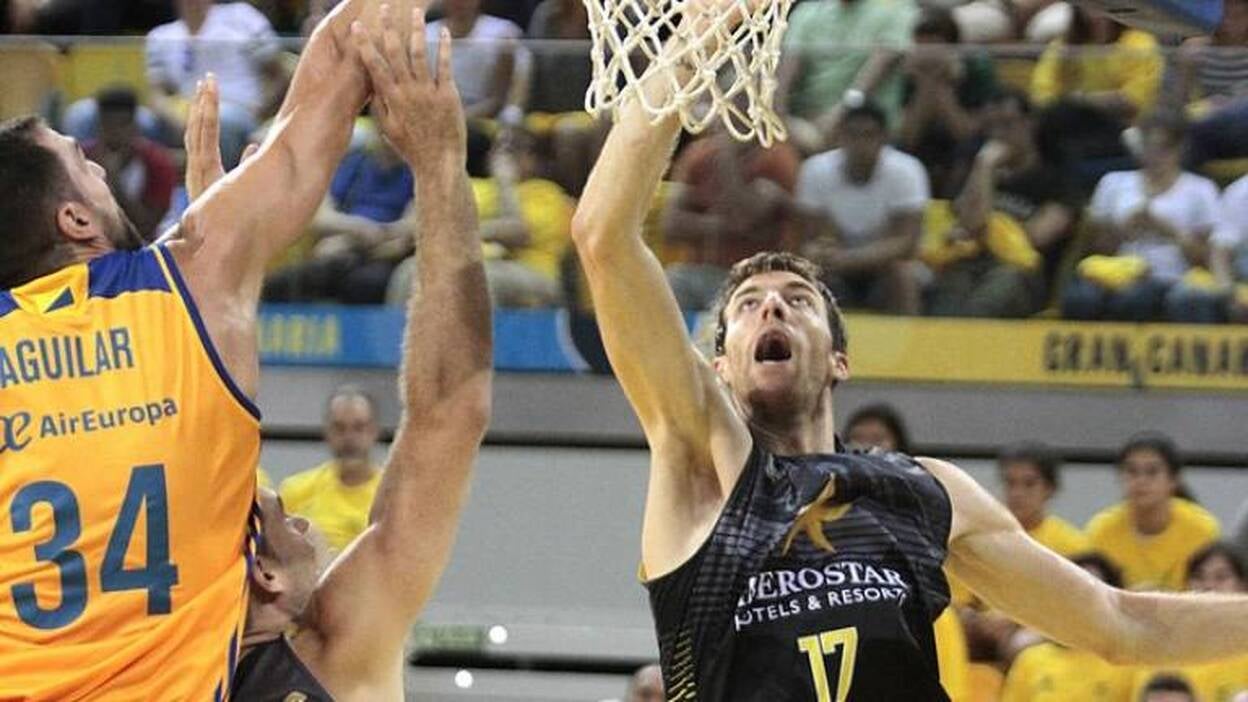 Dos ex bajan de la nube al campeón