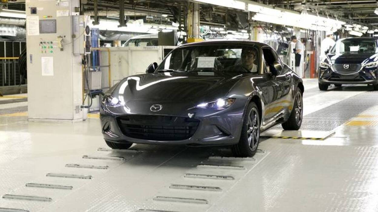 Mazda inicia la producción del MX-5 RF en Japón
