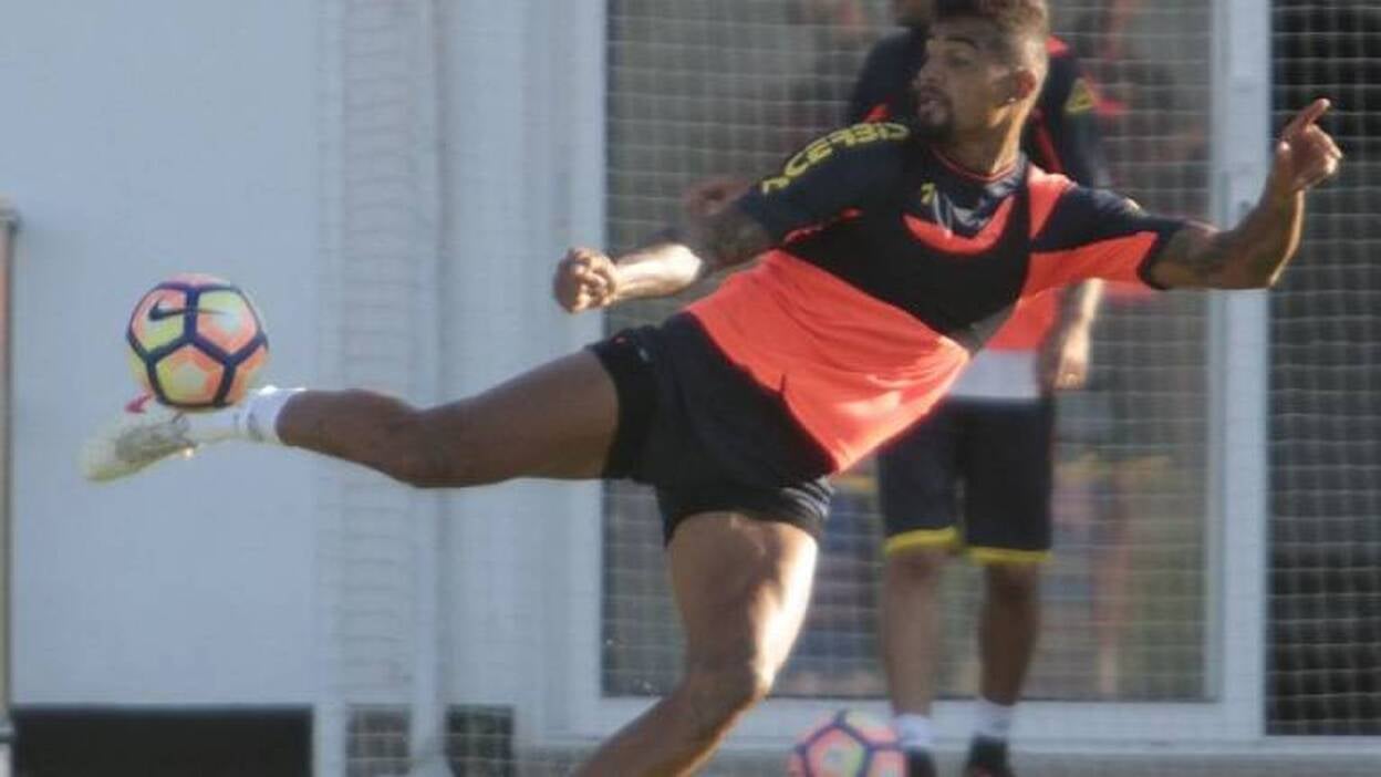 Boateng, feliz en la Isla