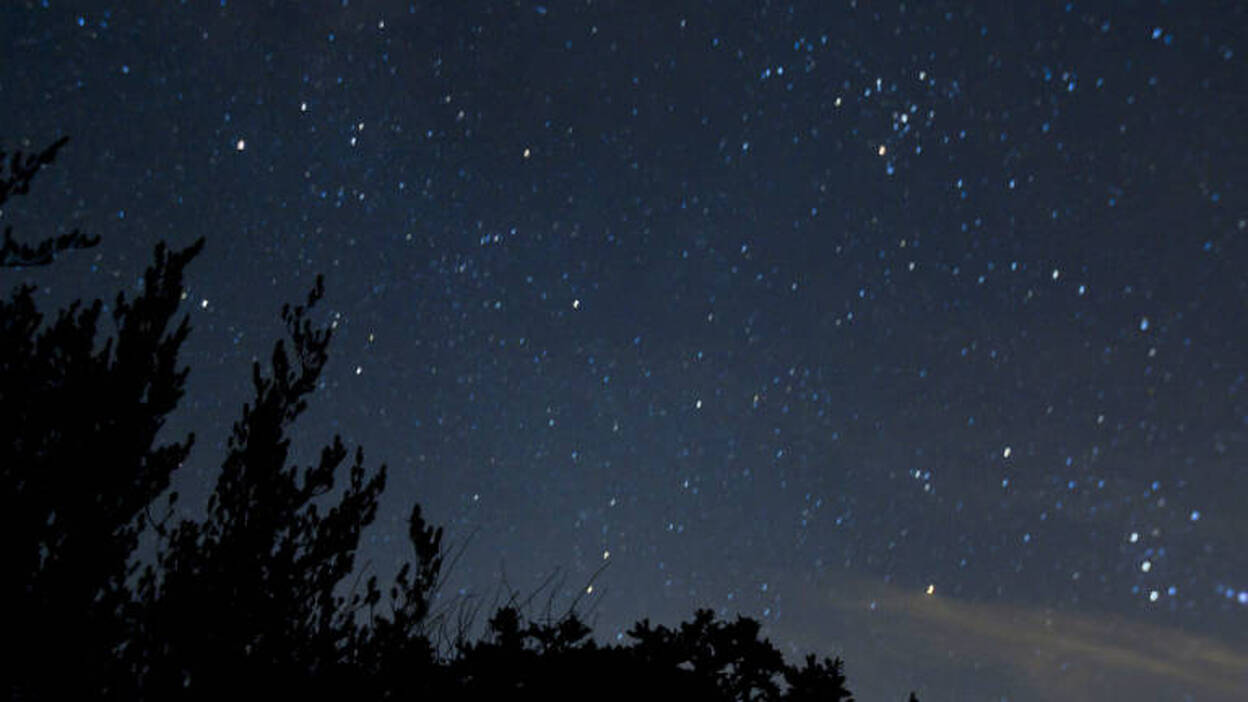 Una lluvia de estrellas del Cometa Halley se observará esta noche en todo el mundo