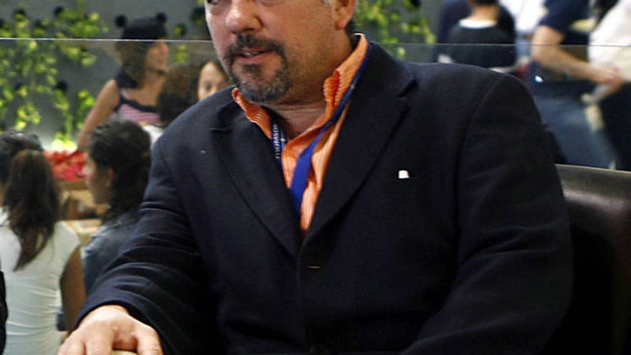 El poeta José Ramón Ripoll, Premio Internacional de Poesía Fundación Loewe 2016