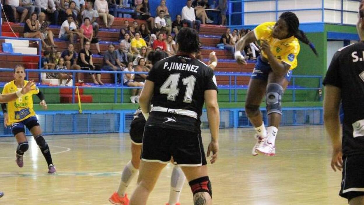 Lisandra Lusson "El Rocasa tiene posibilidades de conquistar la Liga"