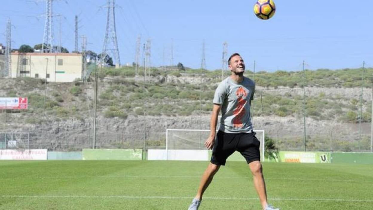Javi Castellano: "Quiero volver a sentirme futbolista"