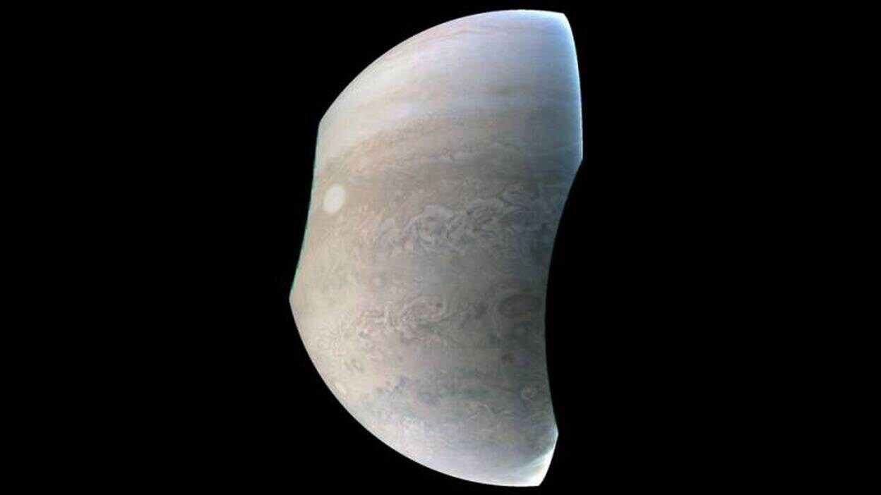 La nave Juno de la NASA captura la 'perla' de Júpiter