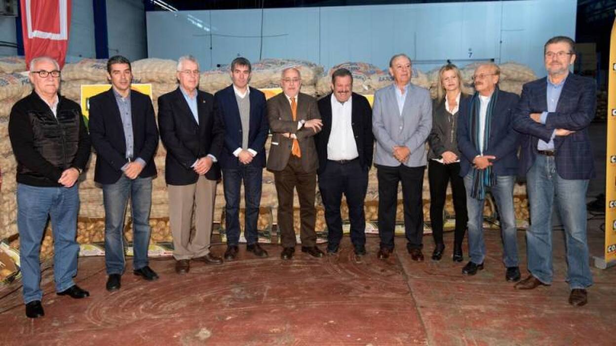 El Gobierno de Canarias apoya el convenio de la papa firmado entre Spar y los agricultores
