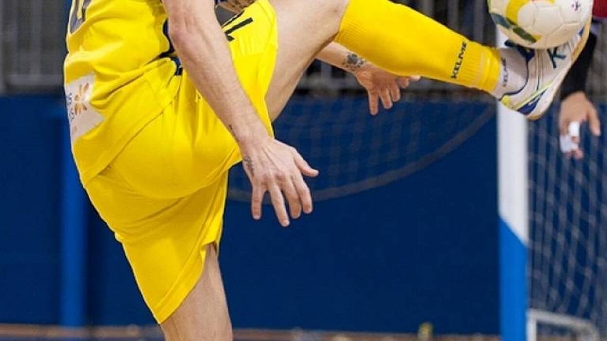 Bingyoba, con tres goles, lidera la remontada local