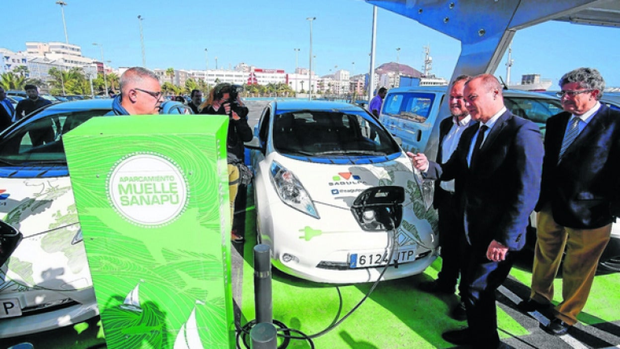 Los coches eléctricos irán por los carriles guagua