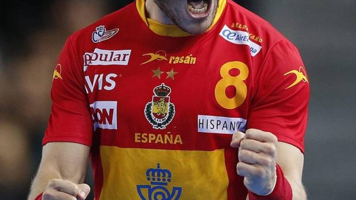 Gonzalo conduce a España a la lucha por la primera posición