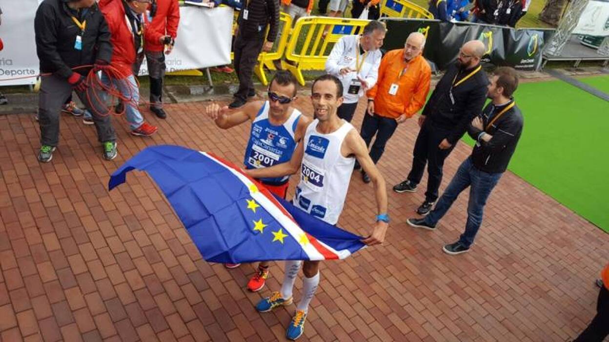 José Carlos Hernández gana la carrera de 21 kilómetros en la capital grancanaria