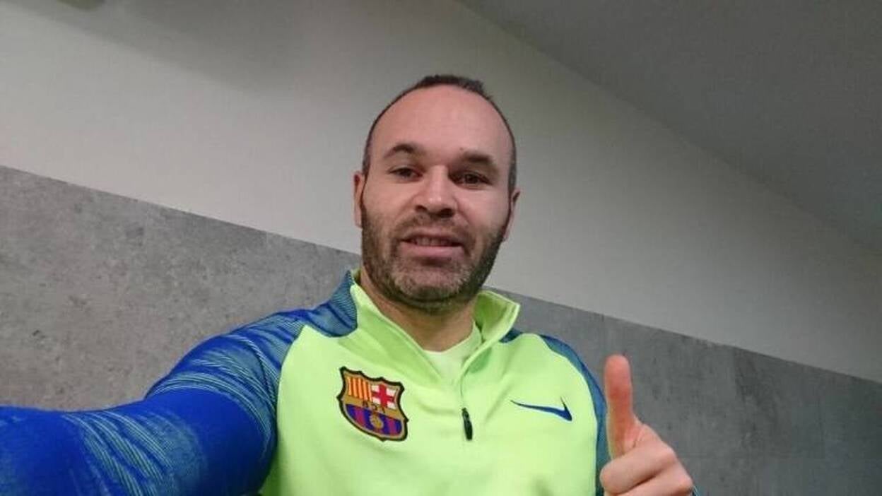 Iniesta empieza a entrenarse con el grupo