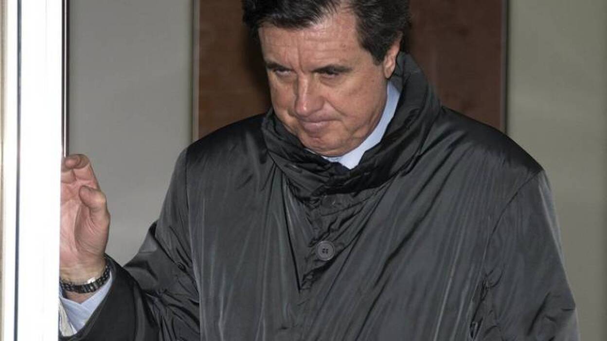 La Fiscalía pide cinco años a Matas por financiar al PP balear con fondos públicos