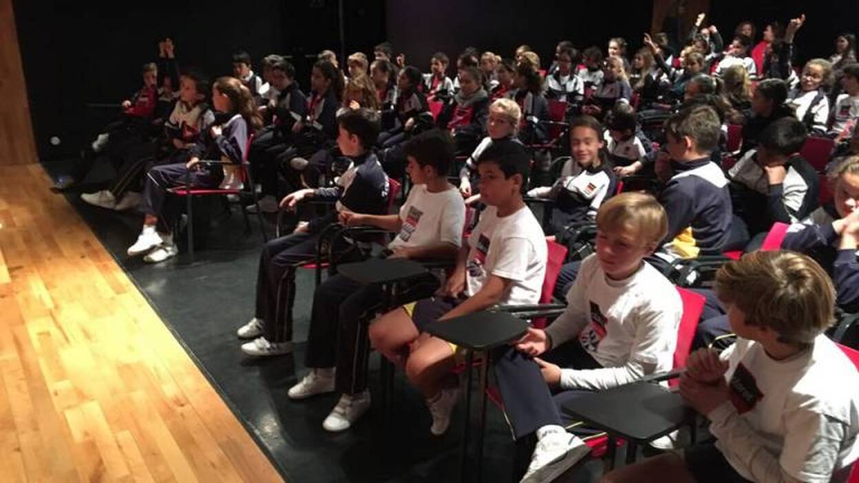 Alumnos del colegio Claret visitan CANARIAS7