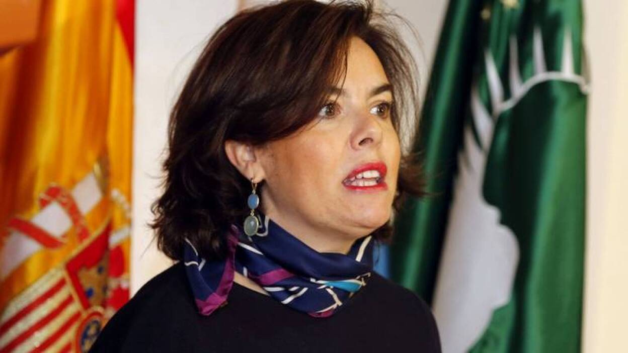 Sáenz de Santamaría visita la base canaria del Programa Mundial de Alimentos