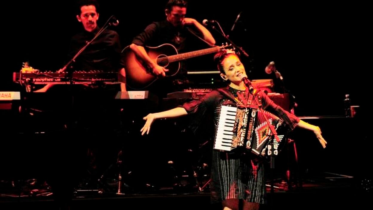 Julieta Venegas, por la puerta grande