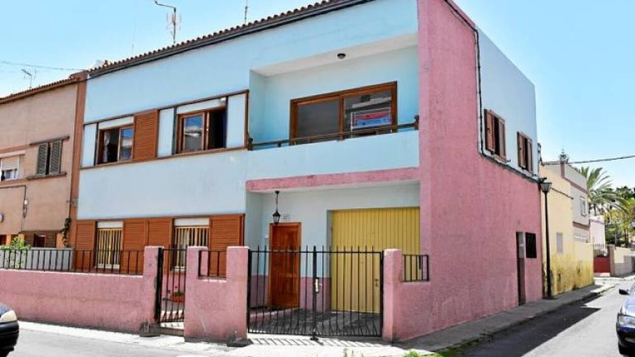 La difícil convivencia con los menores de la calle Diego Zurita